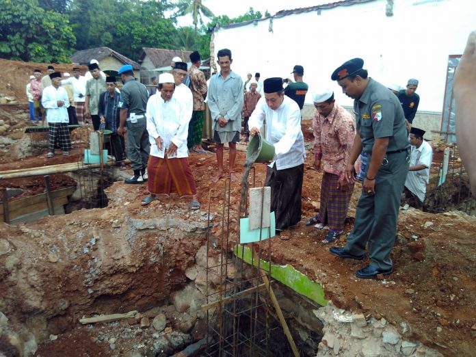 26gnu2.jep.jpg peletakan batu pertama